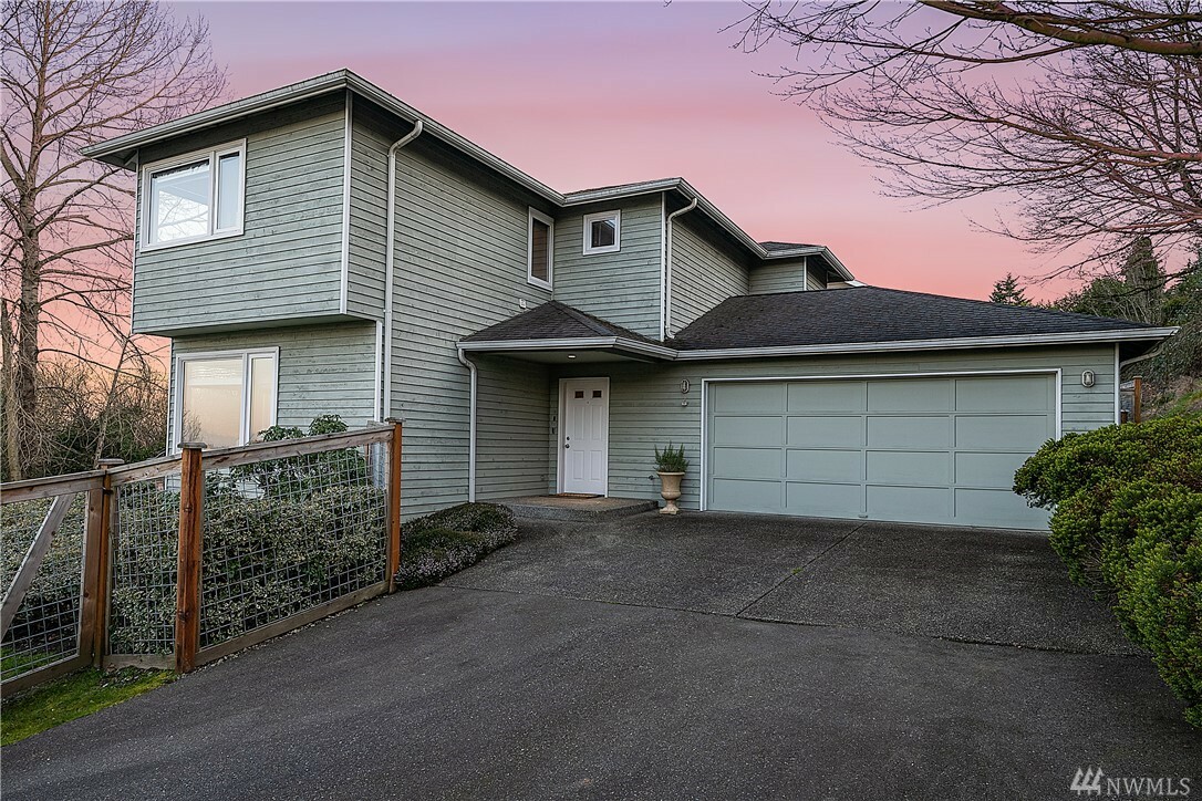 Property Photo:  8401 5th Ave SW  WA 98106 