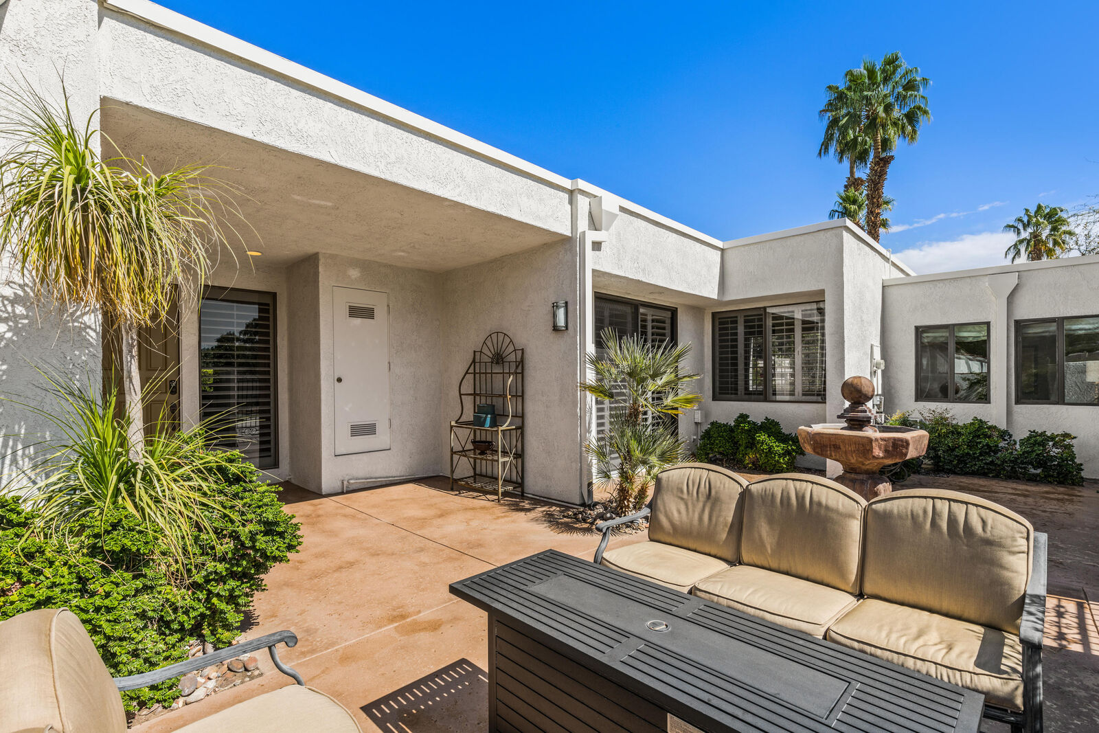 Property Photo: 818 Inverness Drive CA 92270