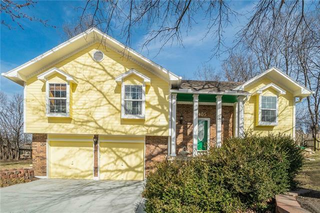 Property Photo: 405 SE Topaz Drive MO 64086