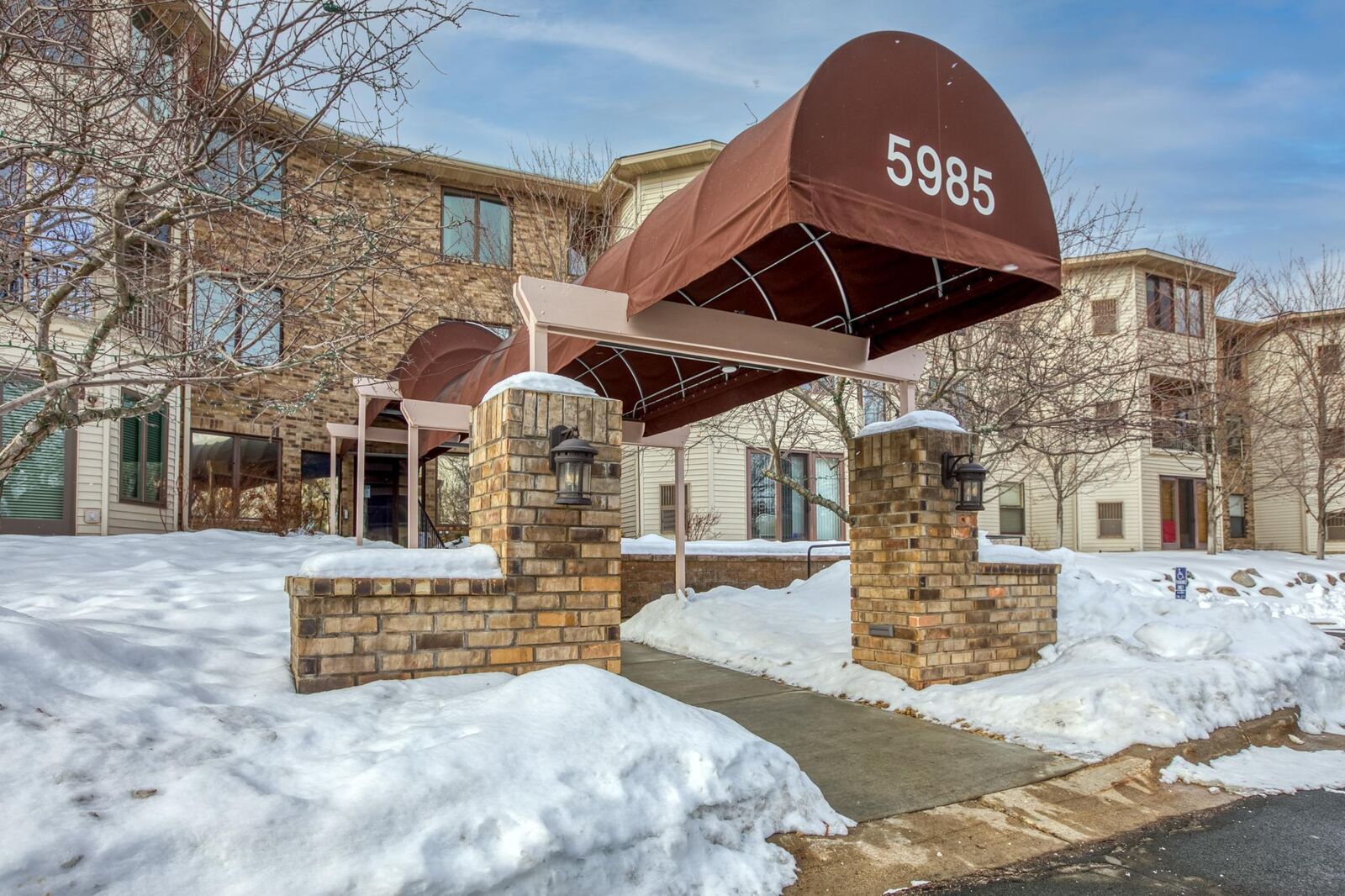 Property Photo:  5985 Rowland Road 210  MN 55343 