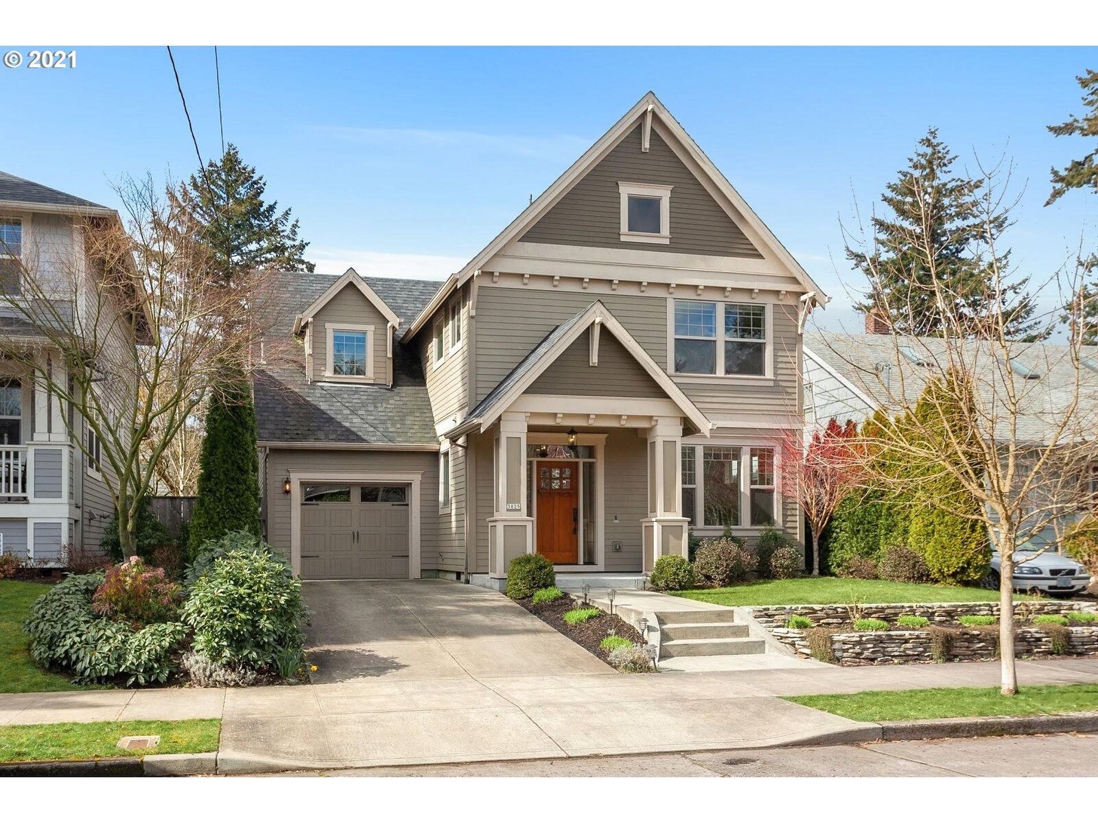 Property Photo: 3825 NE 36th Ave OR 97212