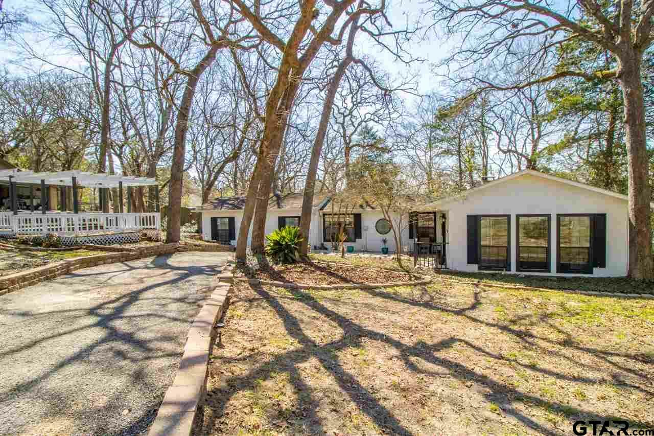 Property Photo:  520 Woodside Dr.  TX 75771 