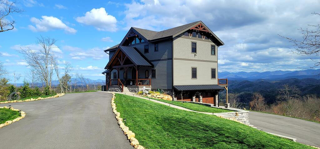 Property Photo: 3245 Laurel Cove Trail TN 37862