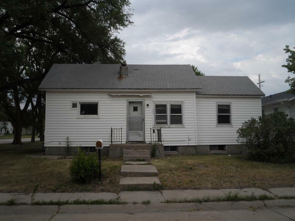 223 N Darr  Grand Island NE 68803 photo