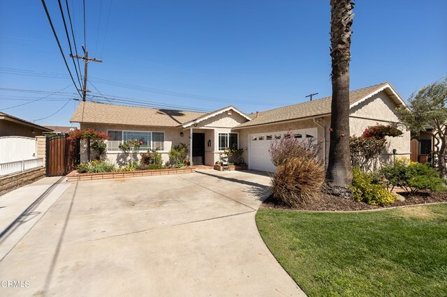 Property Photo:  825 Glacier Avenue  CA 93041 