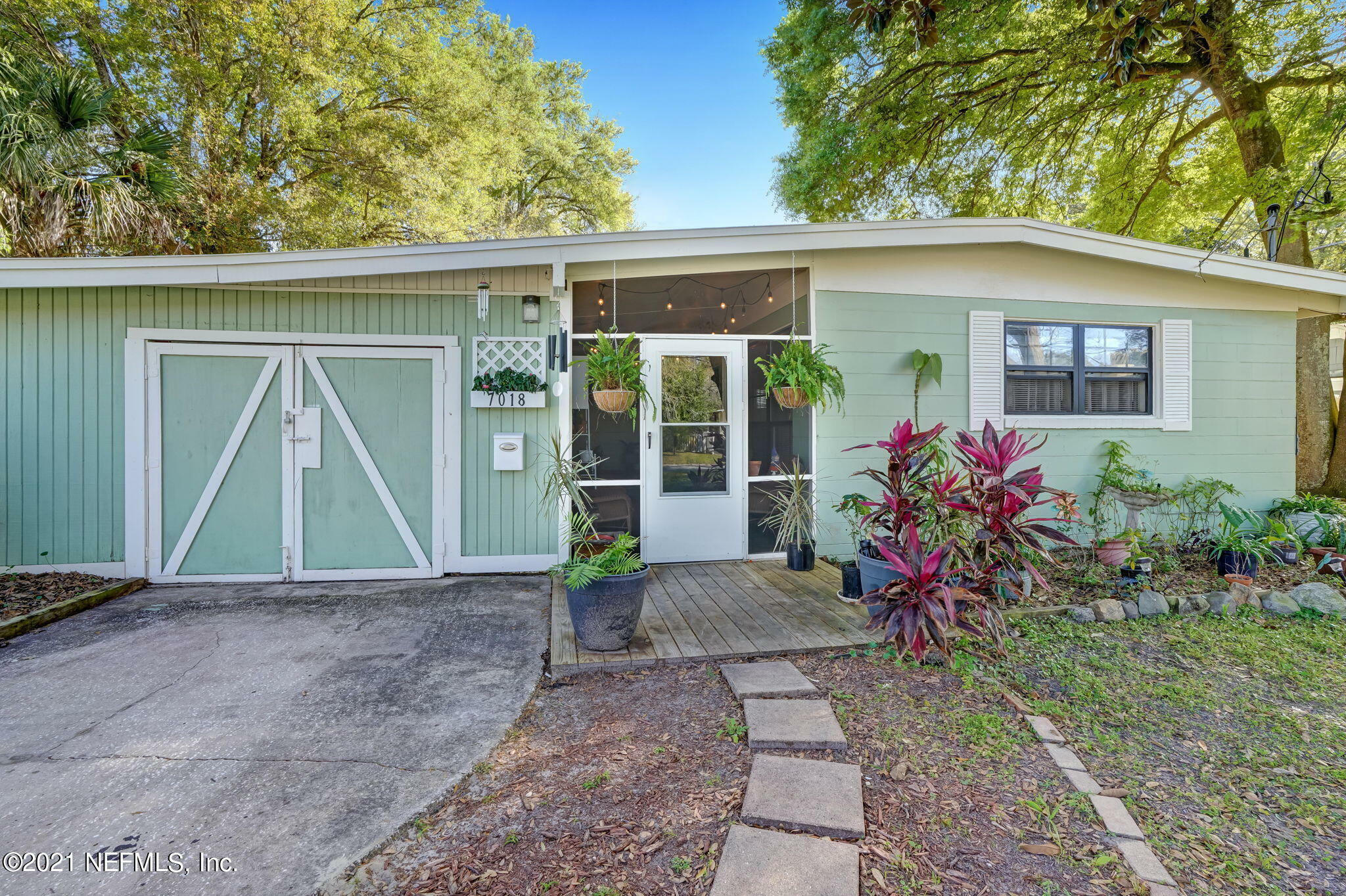 Property Photo:  7018 Hielo Drive  FL 32211 