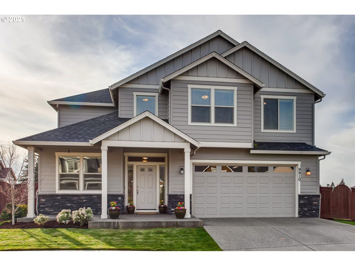 Property Photo:  9910 NE 33rd Ct  WA 98686 