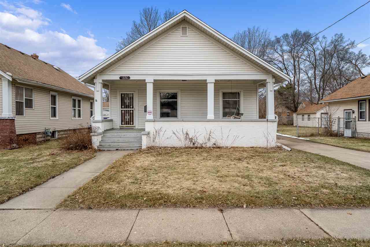 Property Photo:  1606 N Winnebago Street  IL 61103 