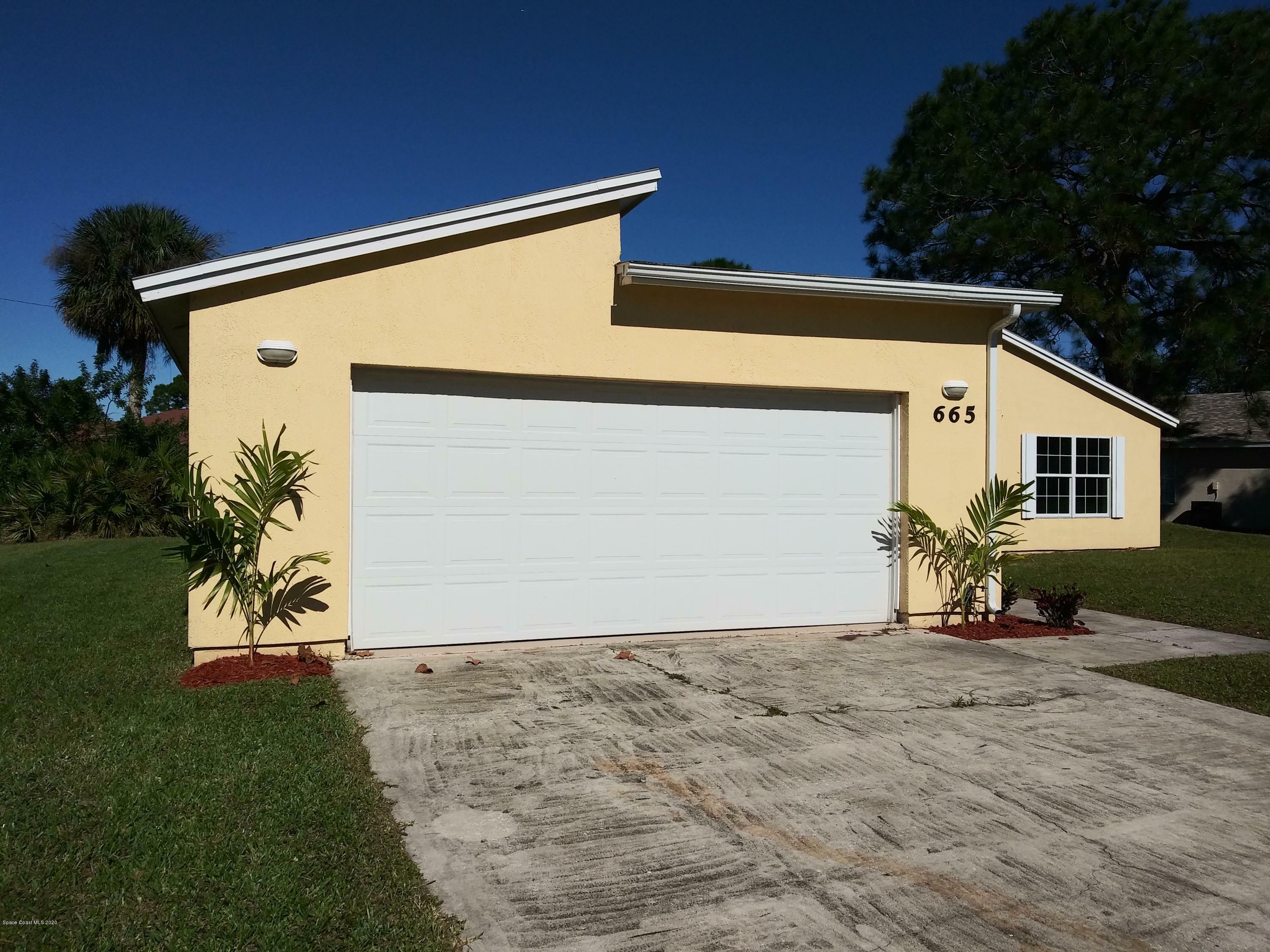 Property Photo:  665 Americana Boulevard NE  FL 32907 