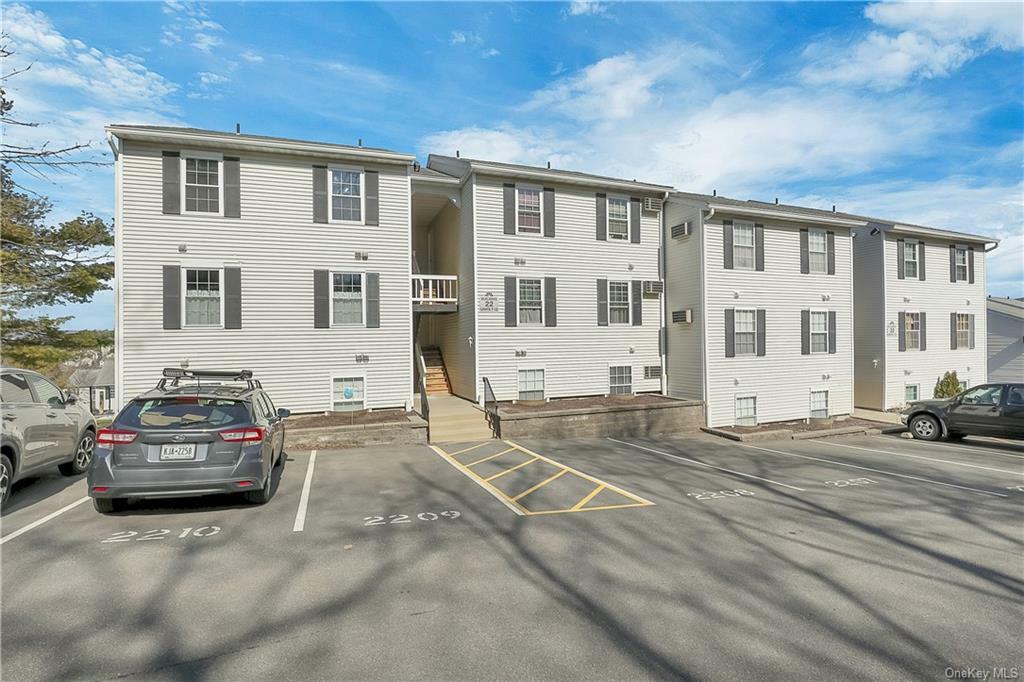 Property Photo:  22 Lexington Hill 10  NY 10926 