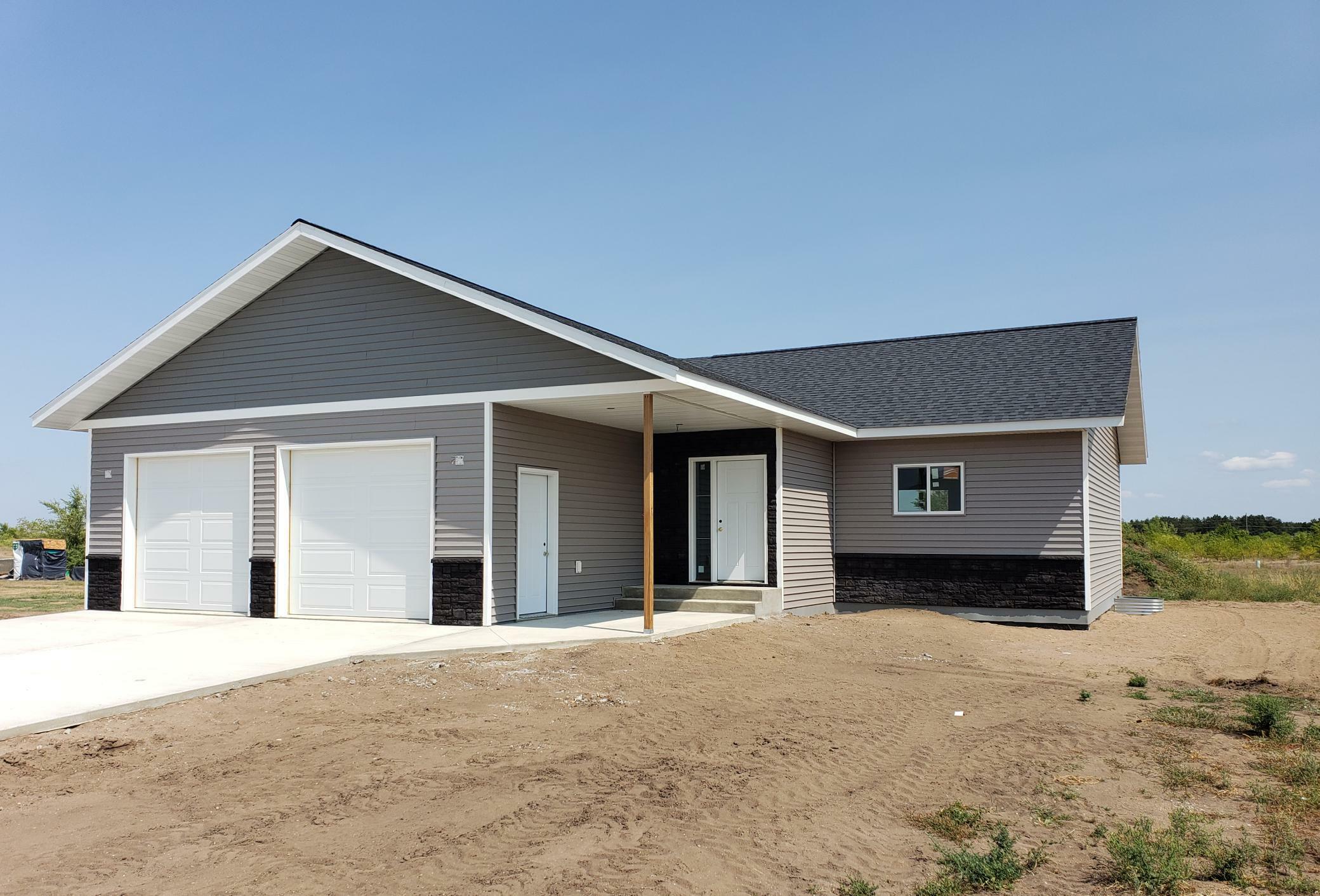 Property Photo:  1022 7th Avenue NE  MN 56573 