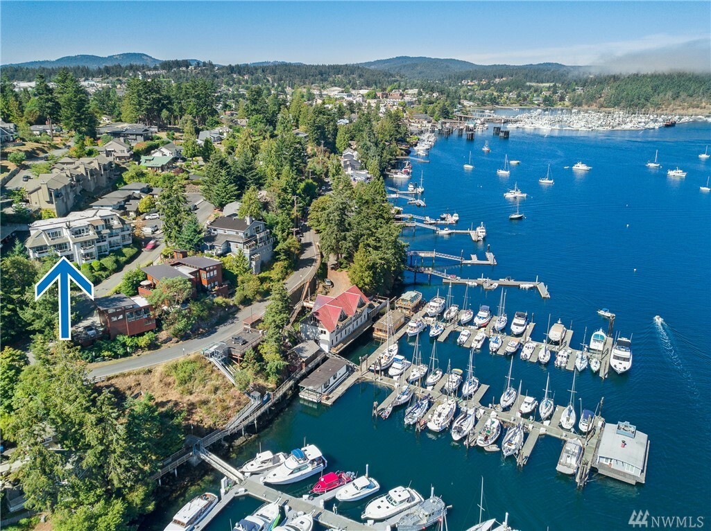 Property Photo: 625 Harrison St F WA 98250