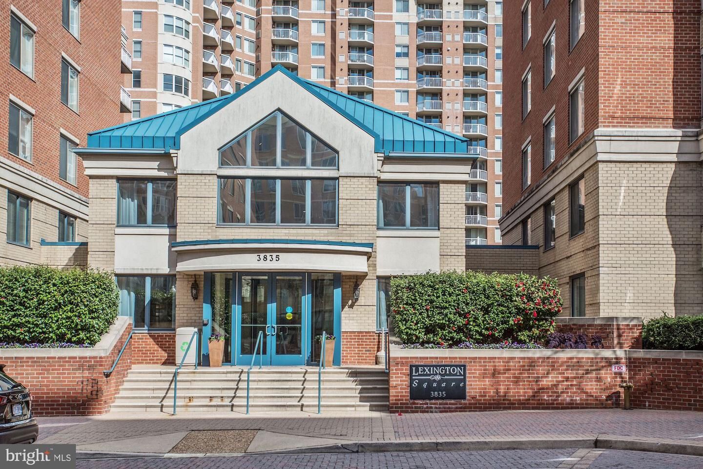 Property Photo:  3835 9th Street N 401W  VA 22203 