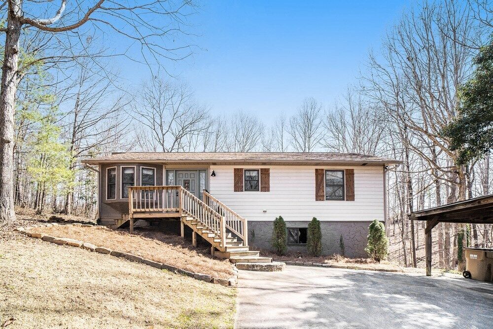 Property Photo:  129 Leaf Lake Drive  GA 30024 