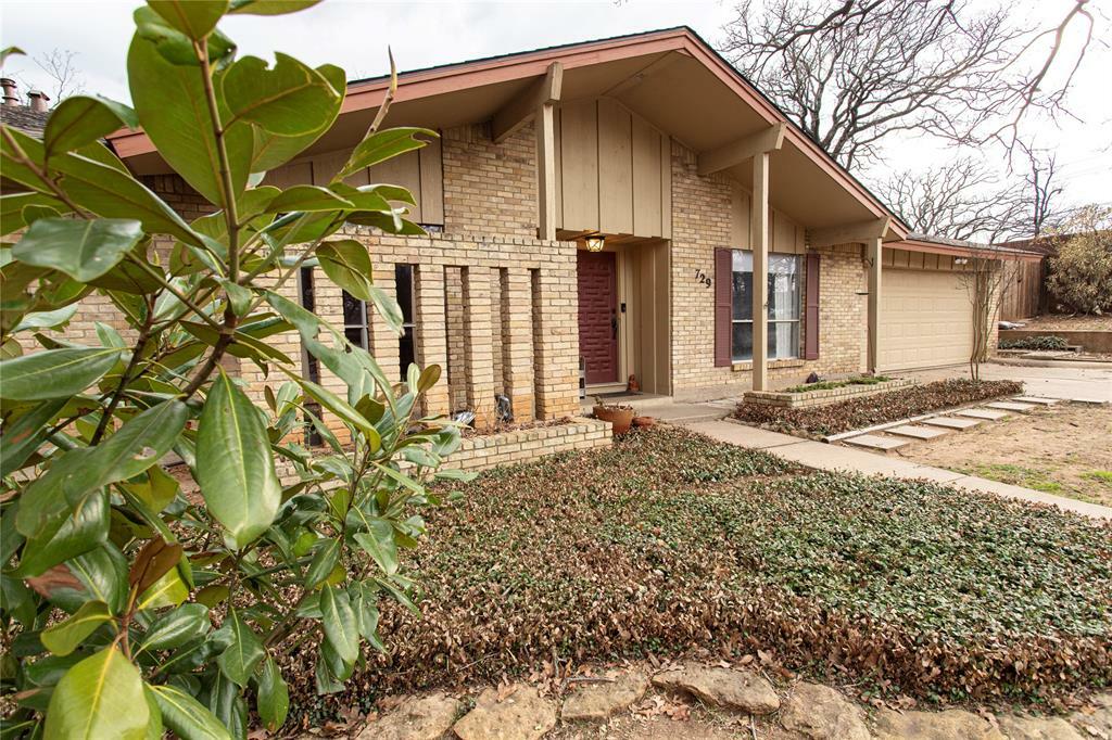 Photo de la propriété:  729 Thousand Oaks Drive  TX 76054 