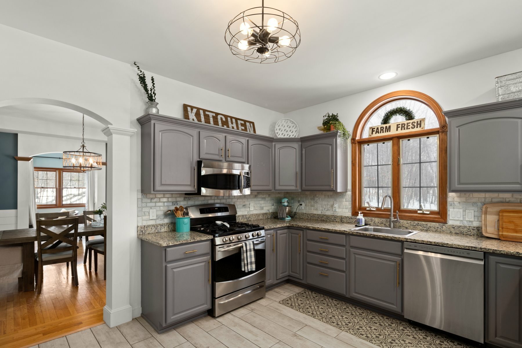 Property Photo: 565 Ledgewood Drive VT 05495