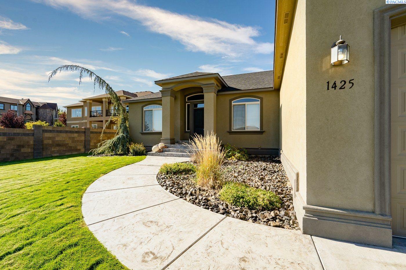 Property Photo:  1425 Purple Sage  WA 99352 