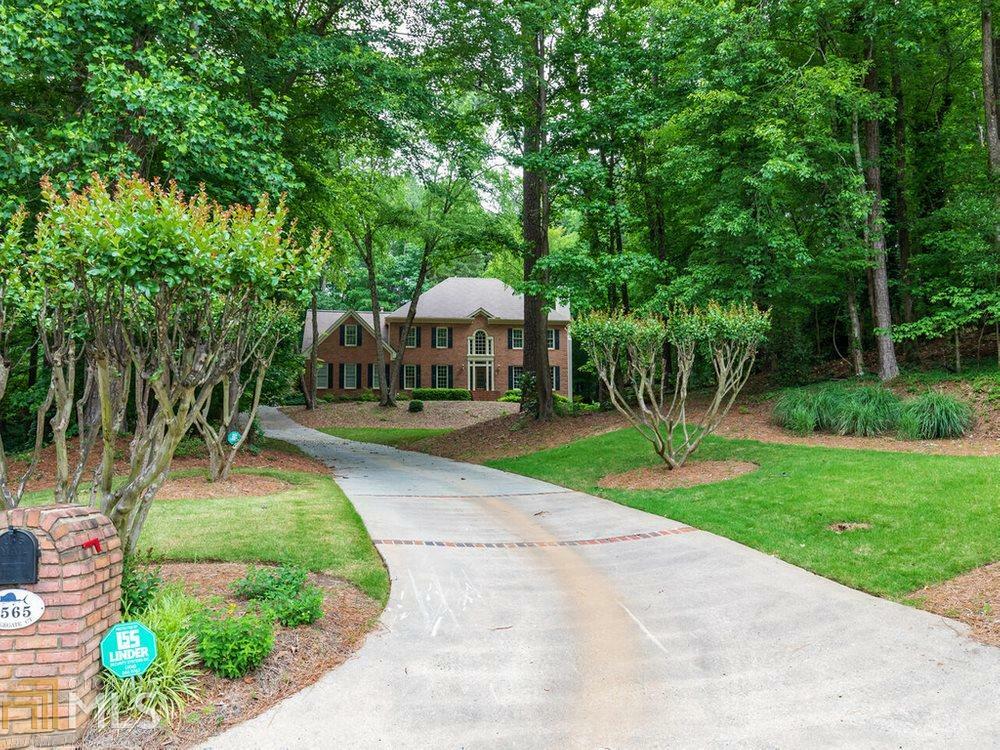 Property Photo: 7565 Bridgegate Ct GA 30350