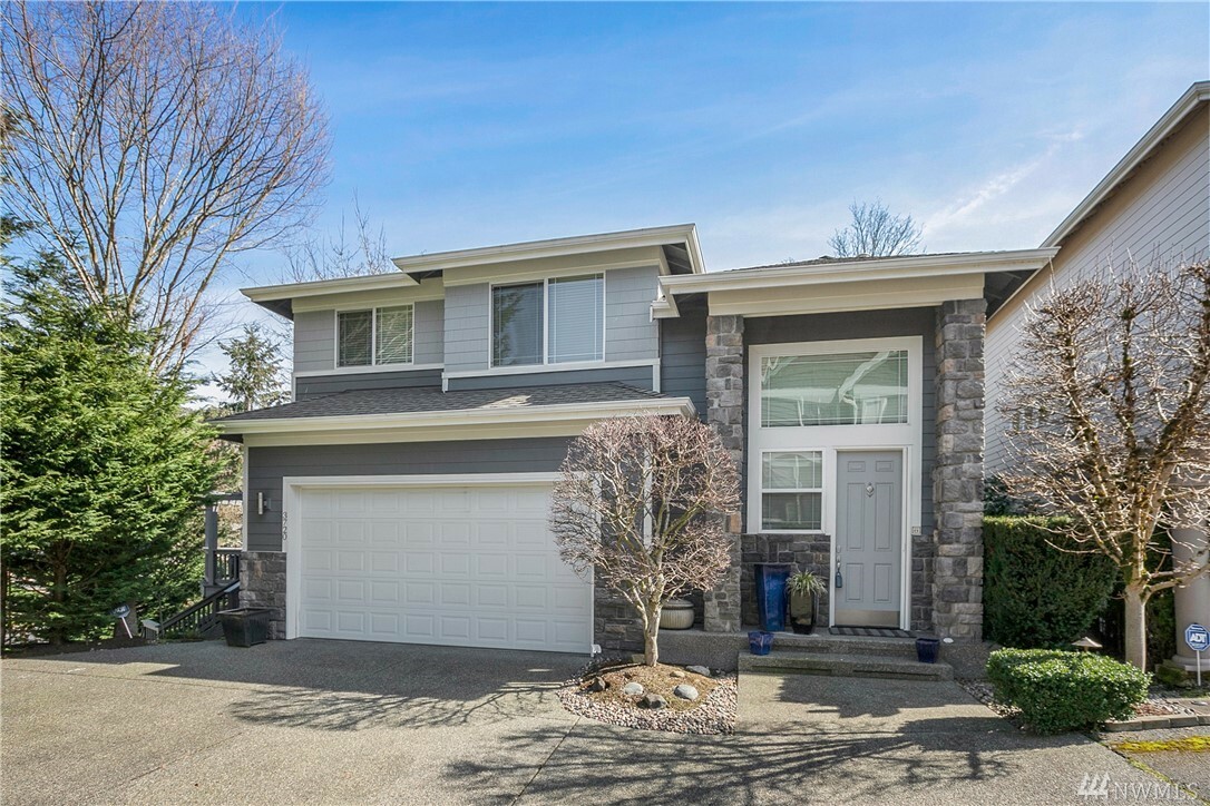 Property Photo:  3720 Lincoln Ct NE  WA 98056 