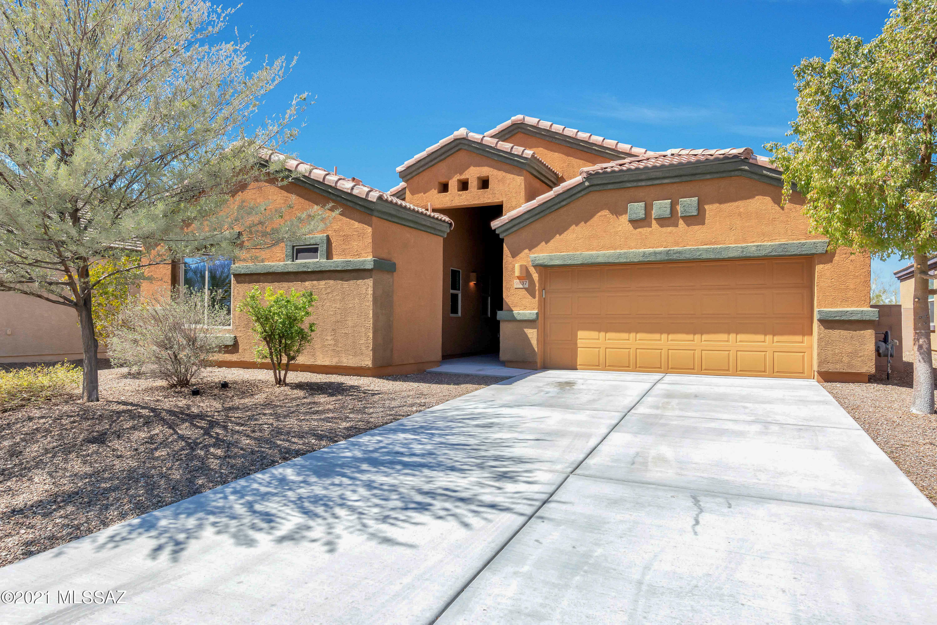 Property Photo:  9837 N Crook Lane  AZ 85742 