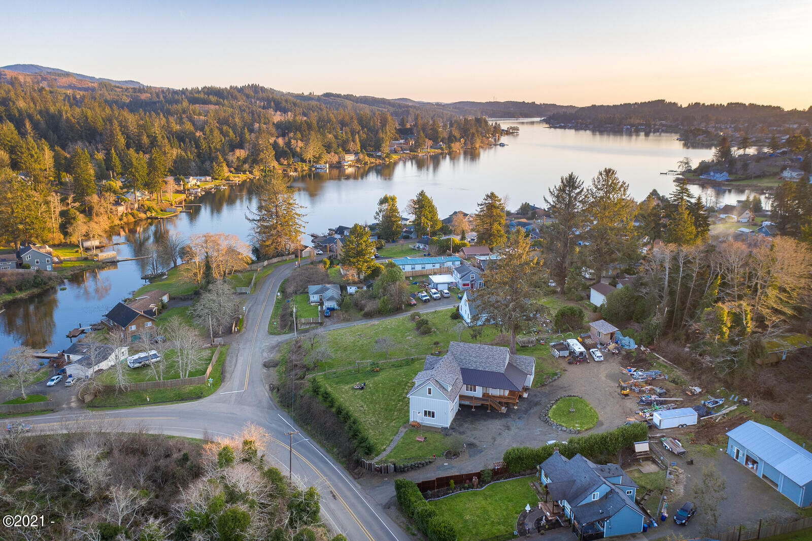 Property Photo:  5091 NE East Devils Lake Road  OR 97368