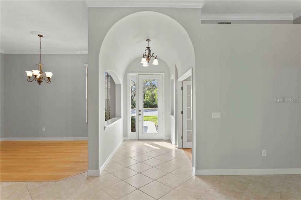 Property Photo:  8204 Nature Cove Way  FL 33647 