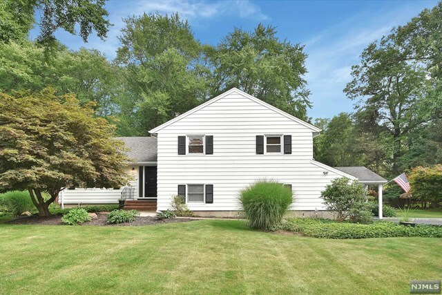 Property Photo:  15 Eckerson Road  NJ 07640 