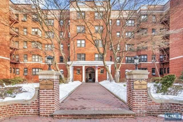 Property Photo:  100 Prospect Avenue 3C  NJ 07601 