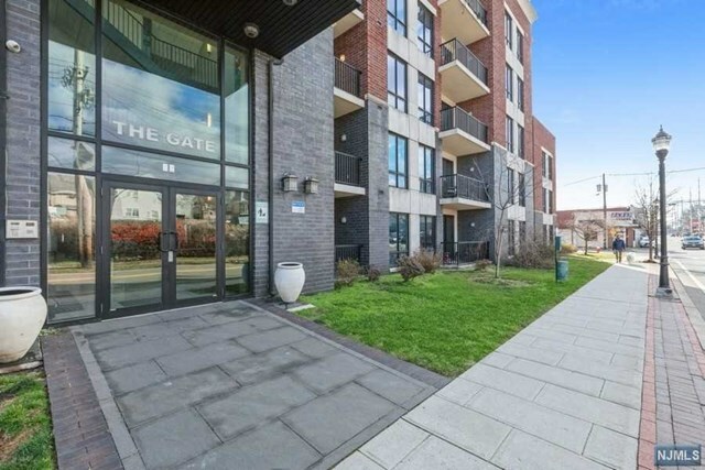 Property Photo: 17 Meadow Road 306 NJ 07070