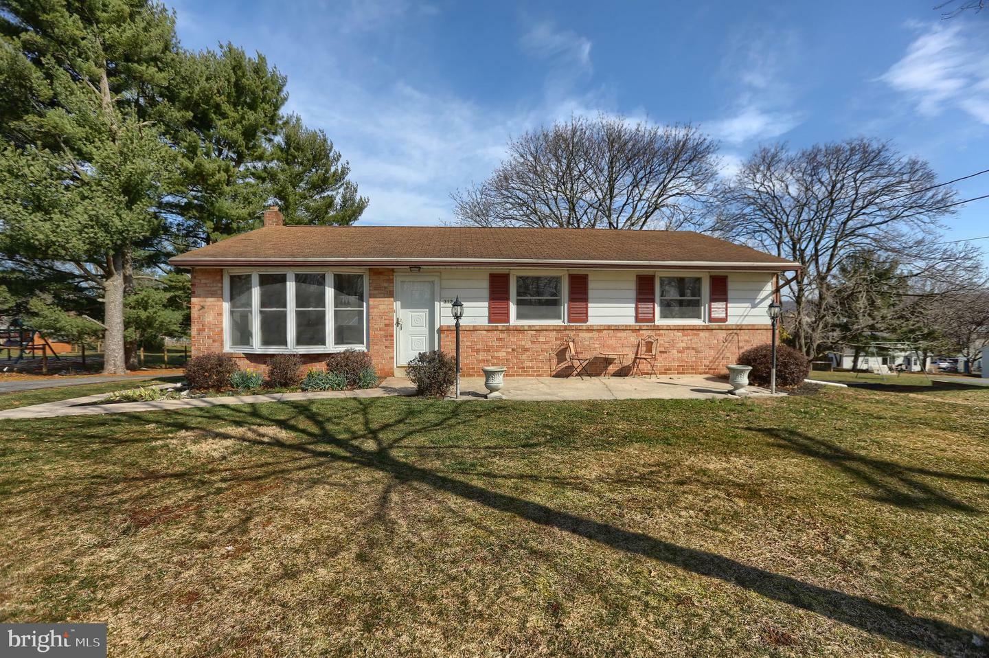 Property Photo: 312 School Road PA 17517