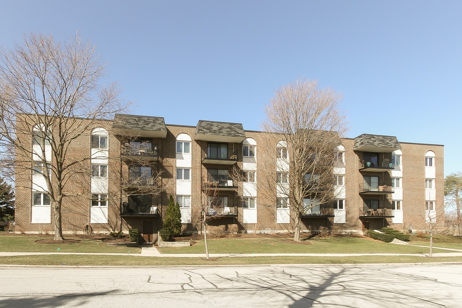 Property Photo: 1200 W Northwest Highway W 215 IL 60056