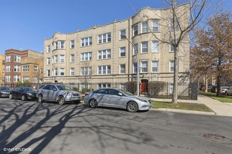Property Photo: 6307 N Claremont Avenue 2 IL 60659