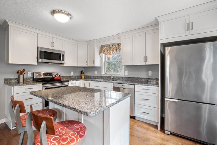 Property Photo: 20 Estate Drive NH 03104