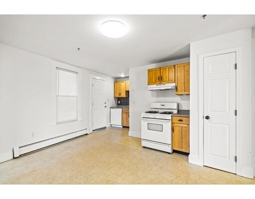 Property Photo: 762 Gorham St 3 MA 01852