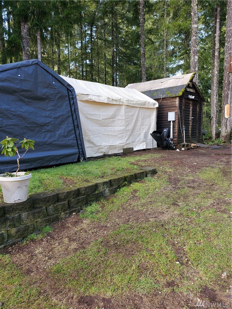 Property Photo:  131 N Dogleg Place  WA 98548 