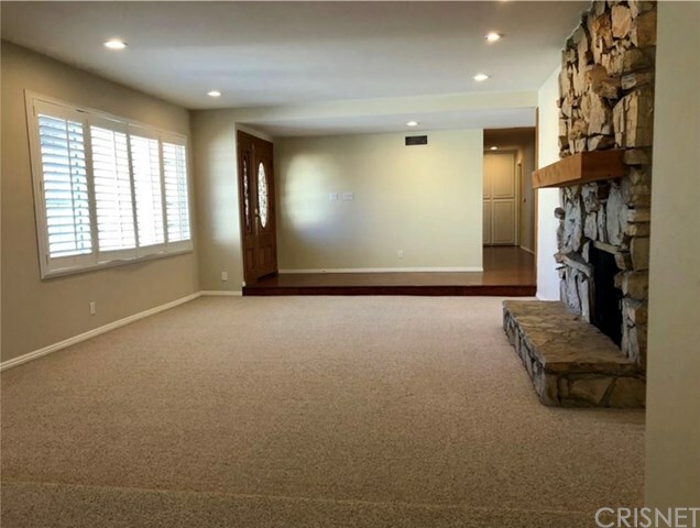 Property Photo: 24 W Sidlee Street CA 91360
