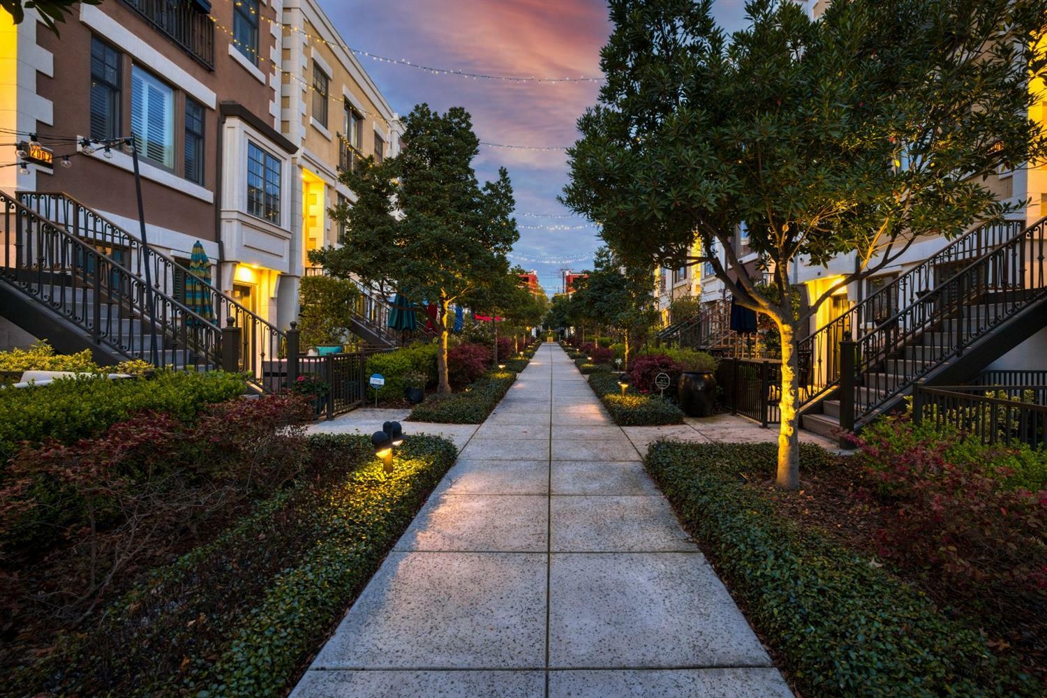 Property Photo: 2009 Vizcaya Walk CA 95818