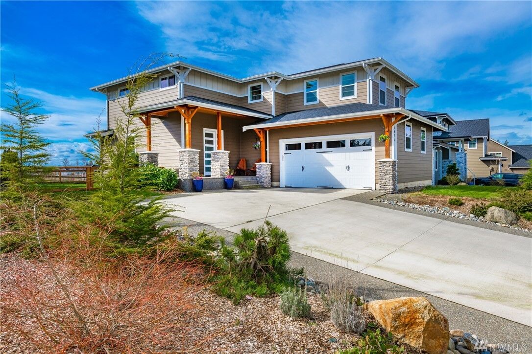 Property Photo:  6075 Monument Dr  WA 98248 