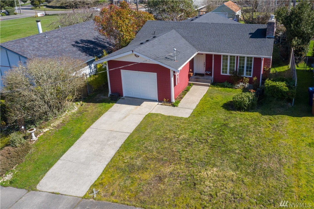 Property Photo: 5039 N Whitman St WA 98407