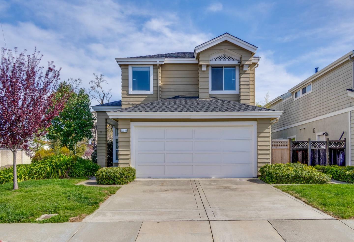 Property Photo: 33235 Sunriver Common CA 94555