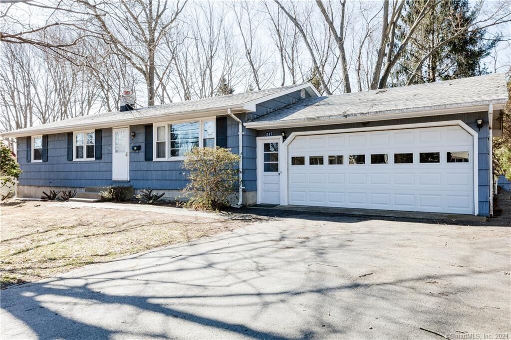 Property Photo:  247 Pond Point Avenue  CT 06460 