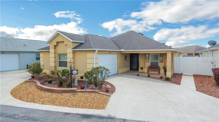 Property Photo: 1934 Veranda Place FL 32163