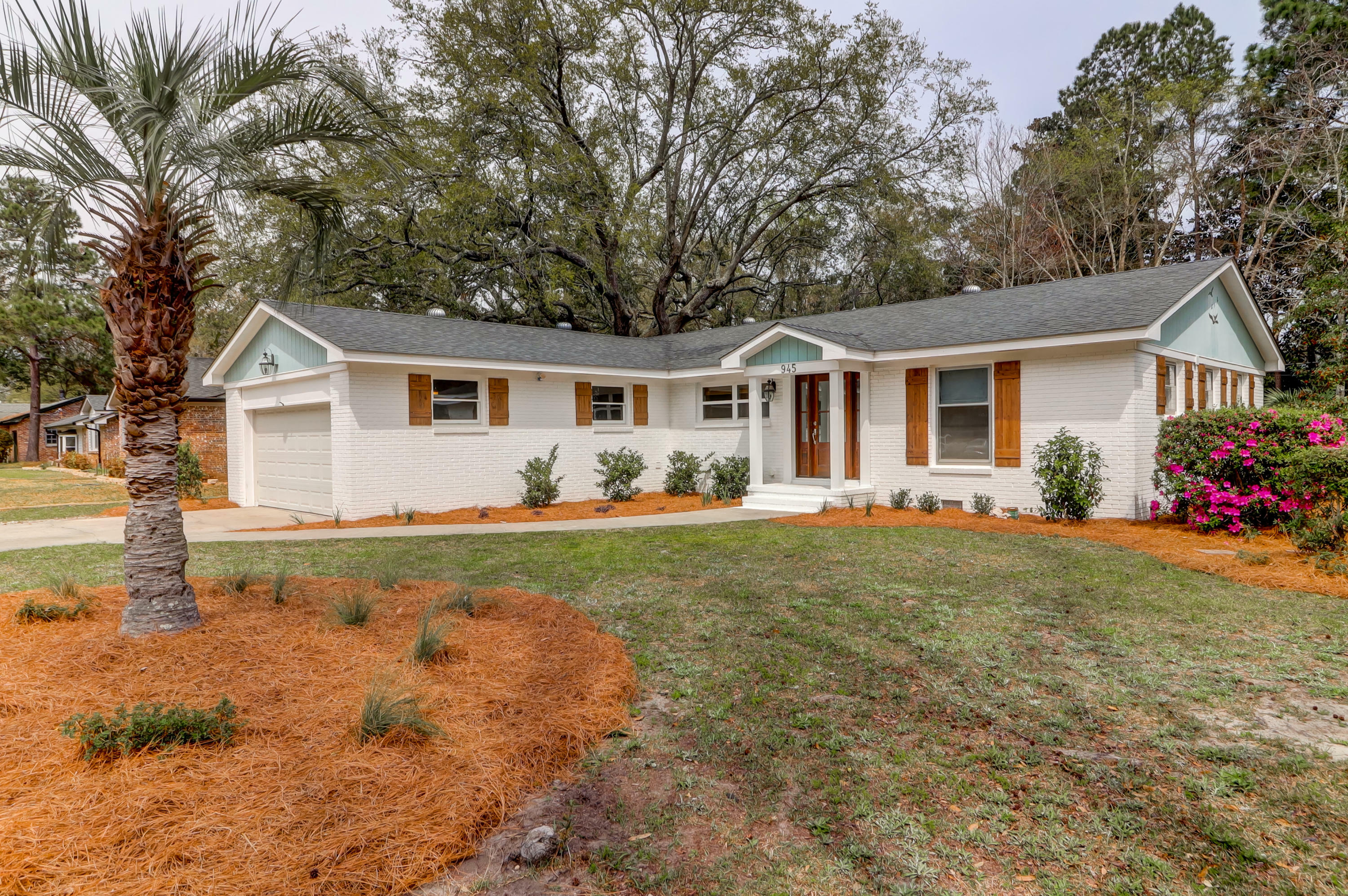 Property Photo:  945 Cliffwood Drive  SC 29464 