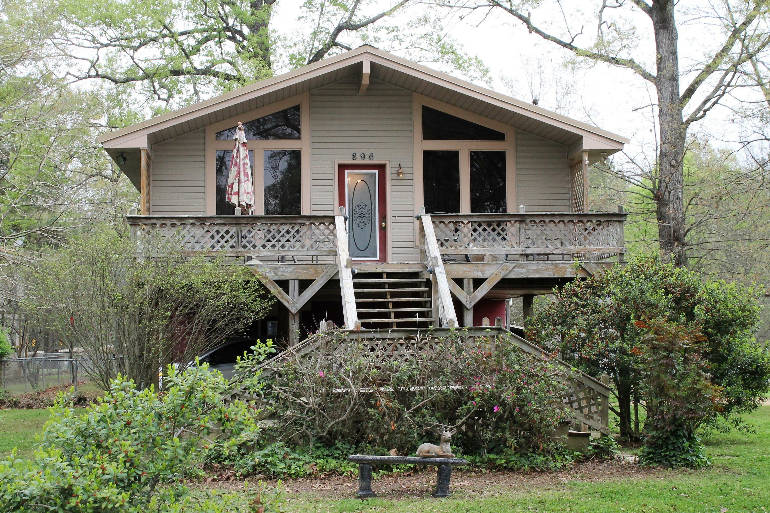 Property Photo:  896 Kincade Rd  MS 39702 