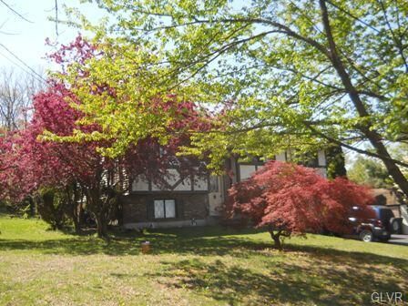 Property Photo:  25 Sky Line Drive  PA 18042 
