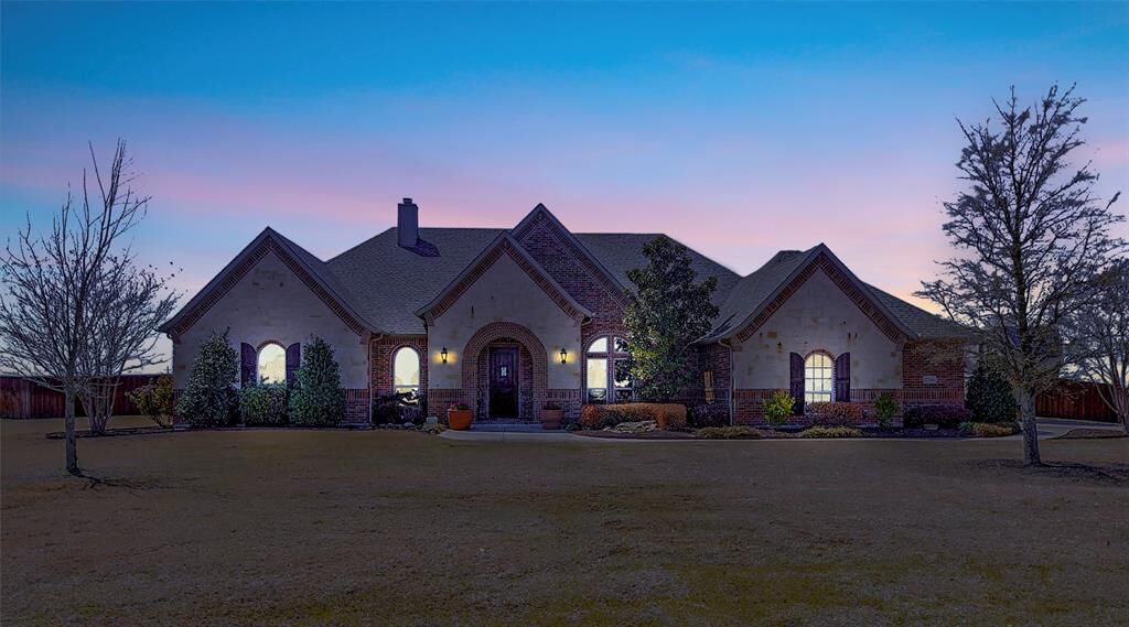 Property Photo:  2766 W Alamosa Drive  TX 75160 