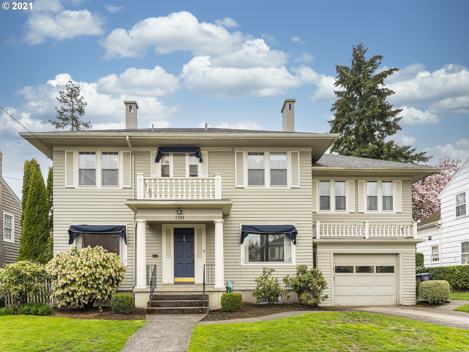 Property Photo: 2204 NE 26th Ave OR 97212