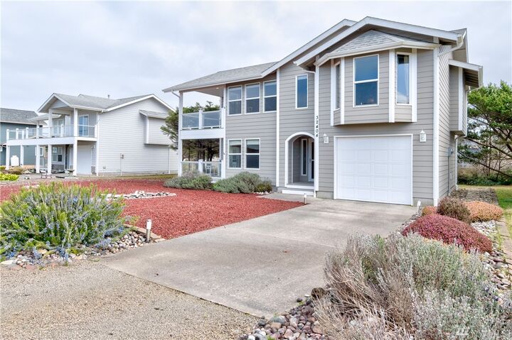 Property Photo: 32404 G St WA 98640