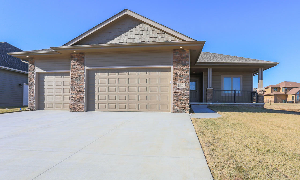 Property Photo: 912 Fairview Hills Drive IA 51551