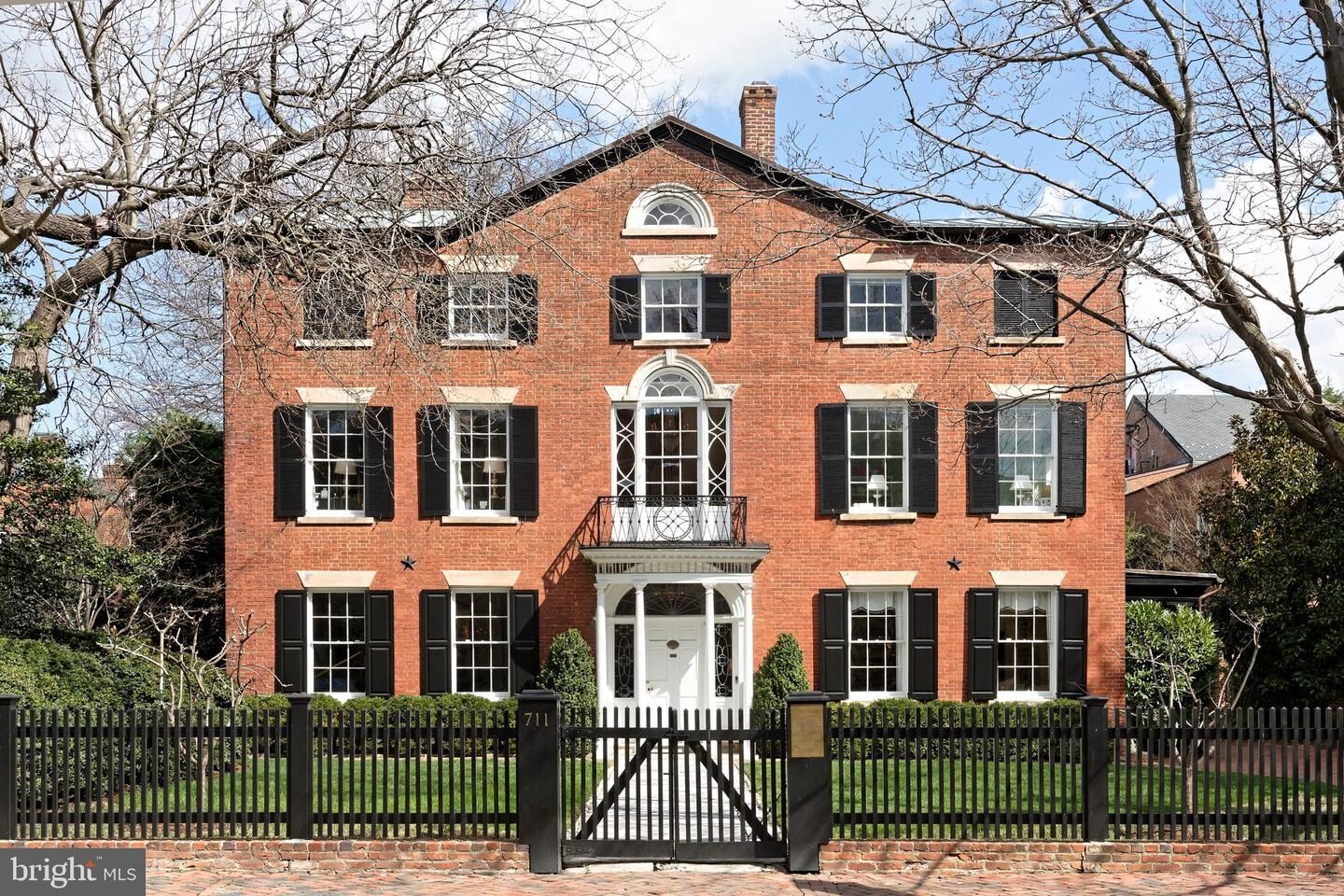 Property Photo:  711 Prince Street  VA 22314 